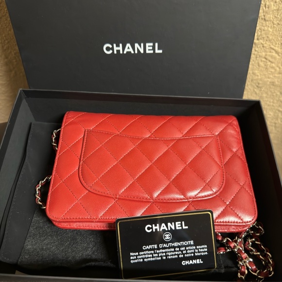 Authentic CHANEL Classic Wallet On Chain - Picture 9 of 15